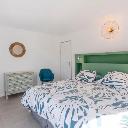 Gazanias By Interhome Bormes-les-Mimosas